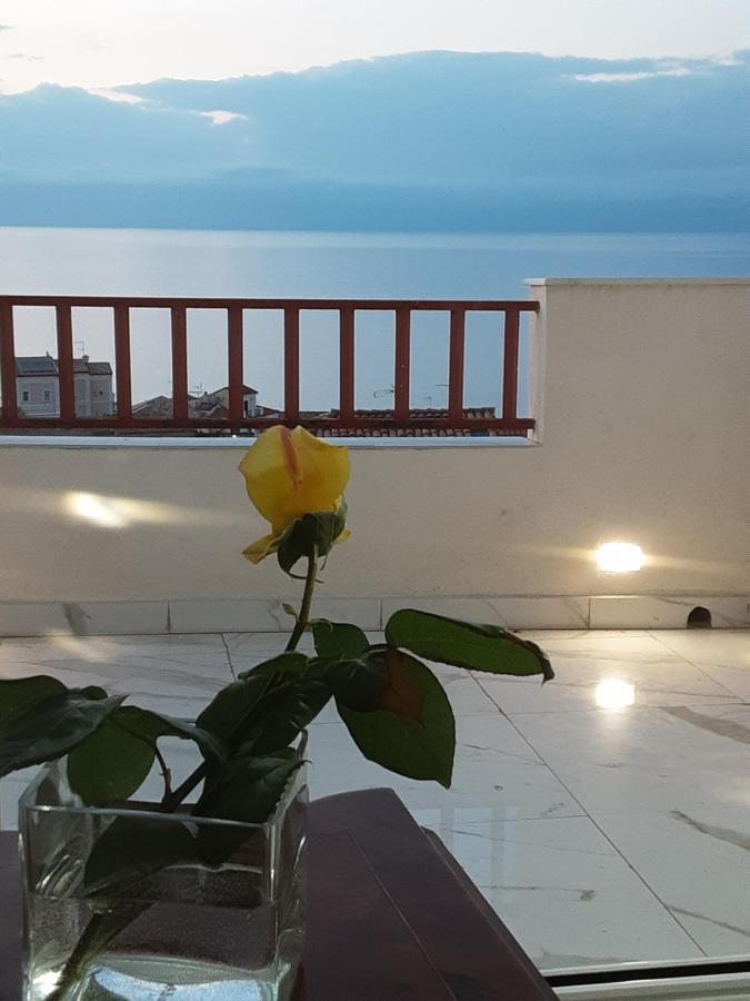 "Lo Studiolo" Apartment Pizzo  Exteriér fotografie