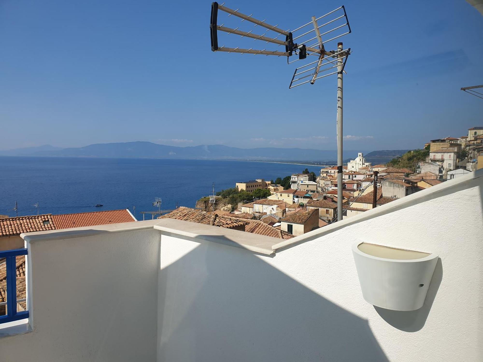 "Lo Studiolo" Apartment Pizzo  Exteriér fotografie