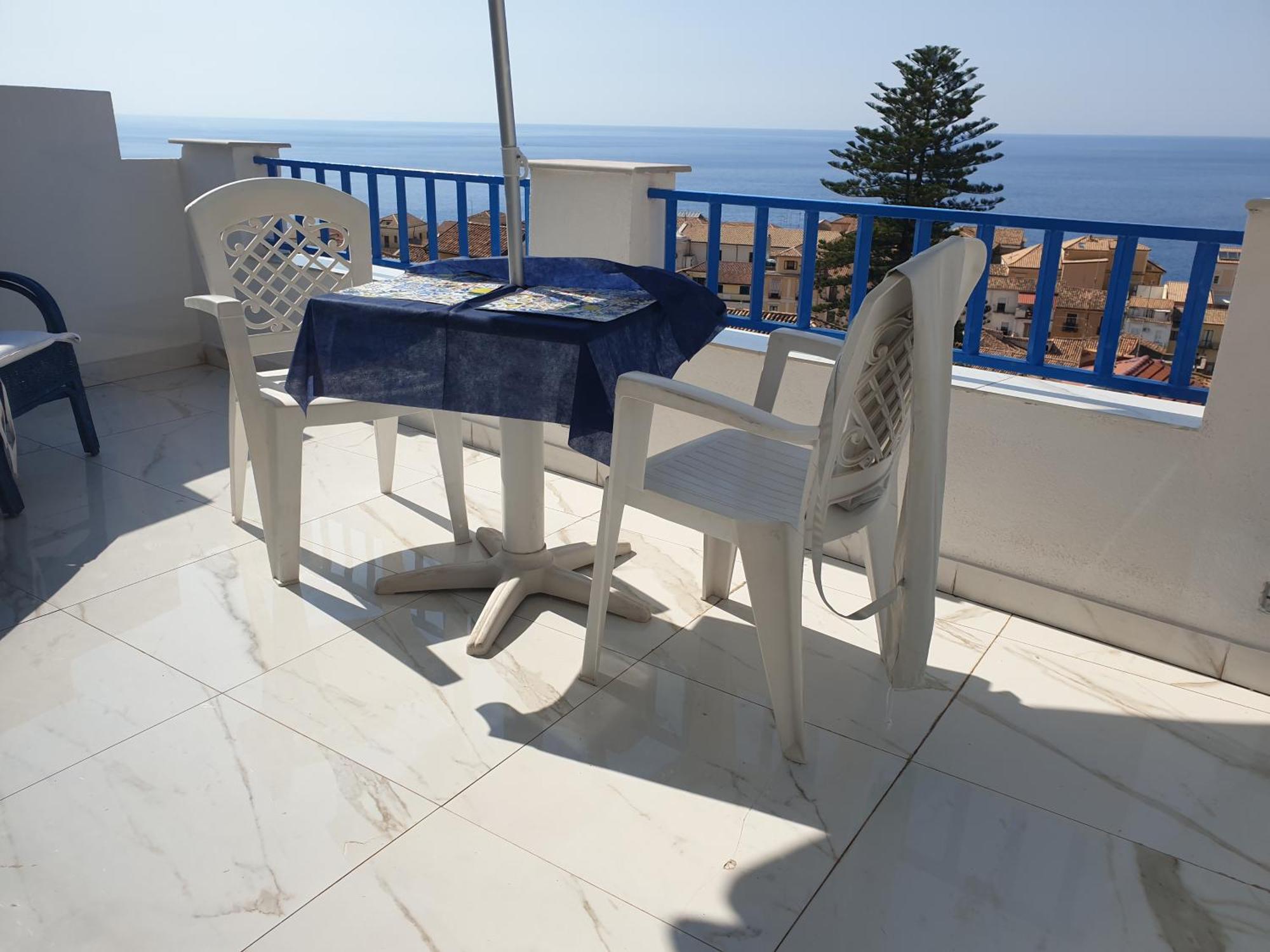 "Lo Studiolo" Apartment Pizzo  Exteriér fotografie